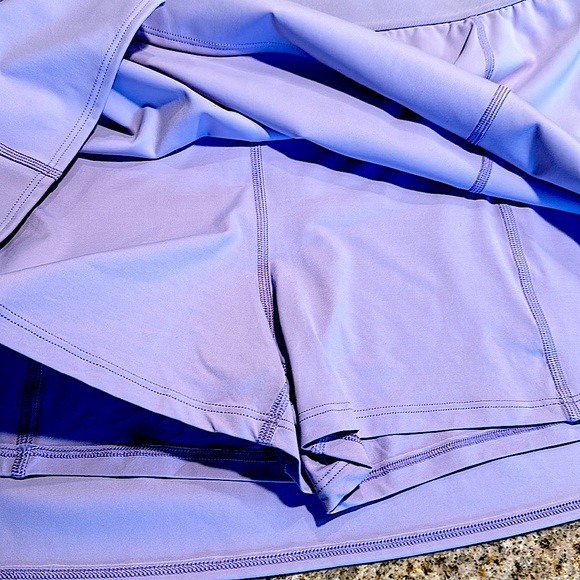 ARITZIA SLICK COURT MICRO Tennis skort. Soft lavender color. Size 2XL - Picture 10 of 12